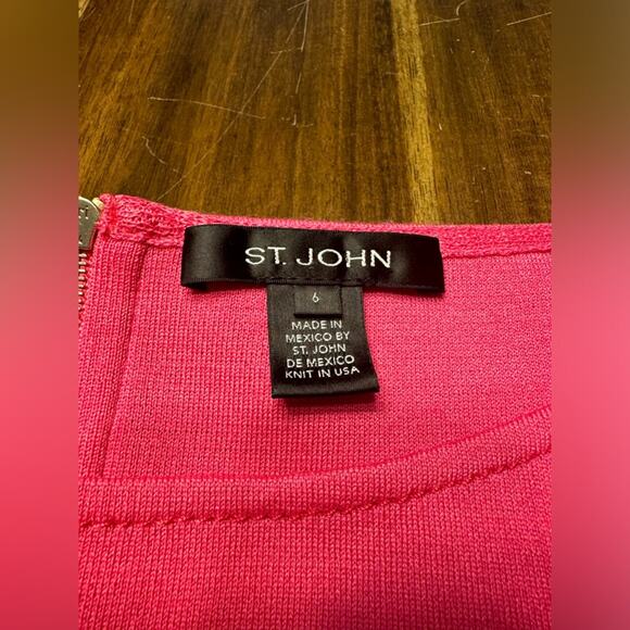 ST. JOHN Bateau Neckline Three-Quarter Sleeve Blouse Size 6 **flaw in picture** - Picture 6 of 8